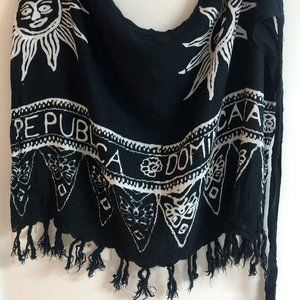 DOMINICAN REPUBLIC Black and White beach wrap